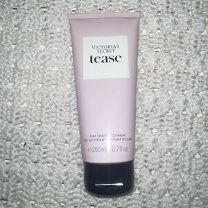 Victoria's Secret Tease Gel in Soft Pink